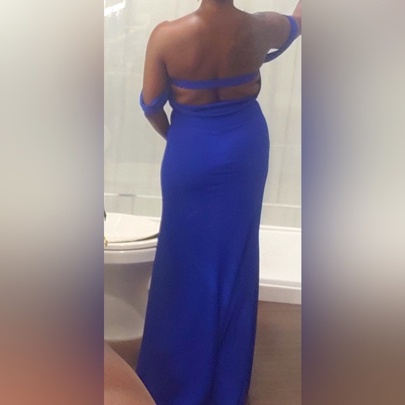 Size 8 Vera Wang Blue Gown - Picture 6 of 9